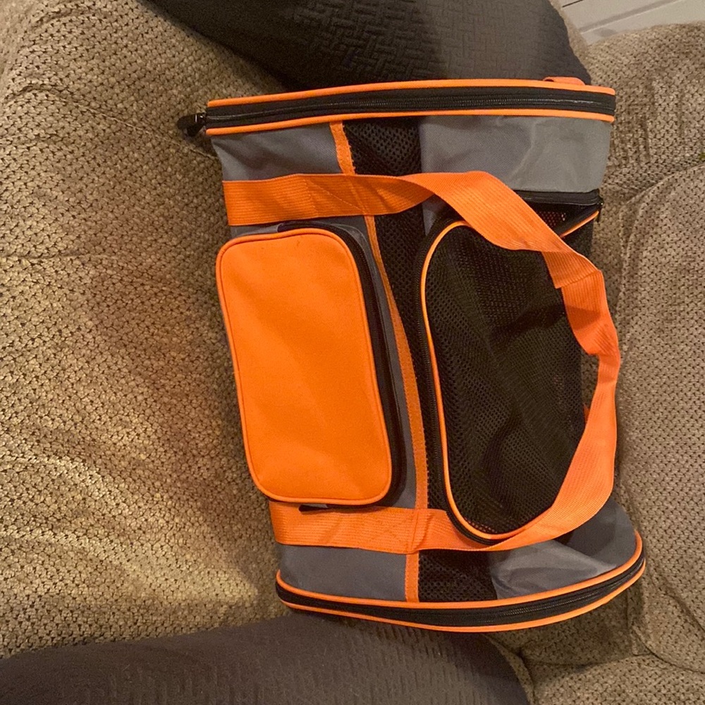 Pet carrier